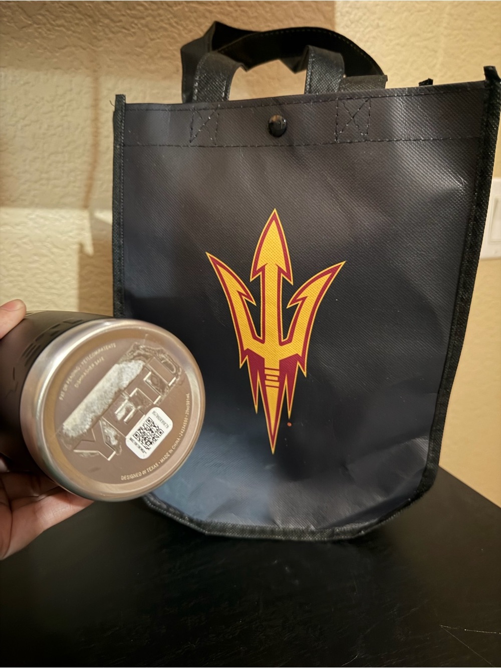 NWT ASU YETI Black Tumbler with Gold Pitchfork Tote Accents - Picture 2 of 3